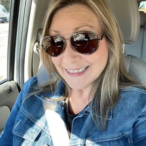 Meet your Posher, Cara